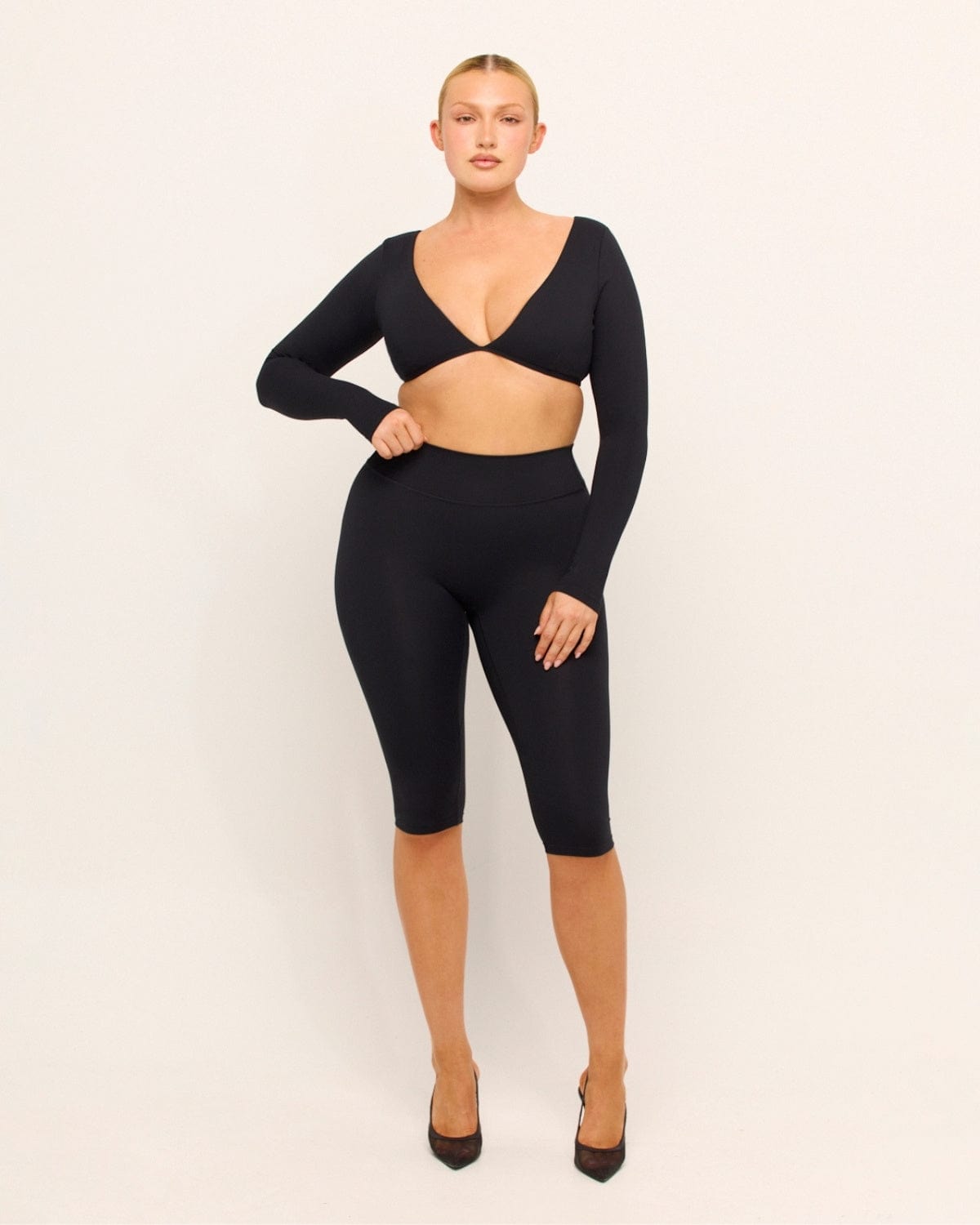 Form Invisible Scrunch Capri Leggings | Black