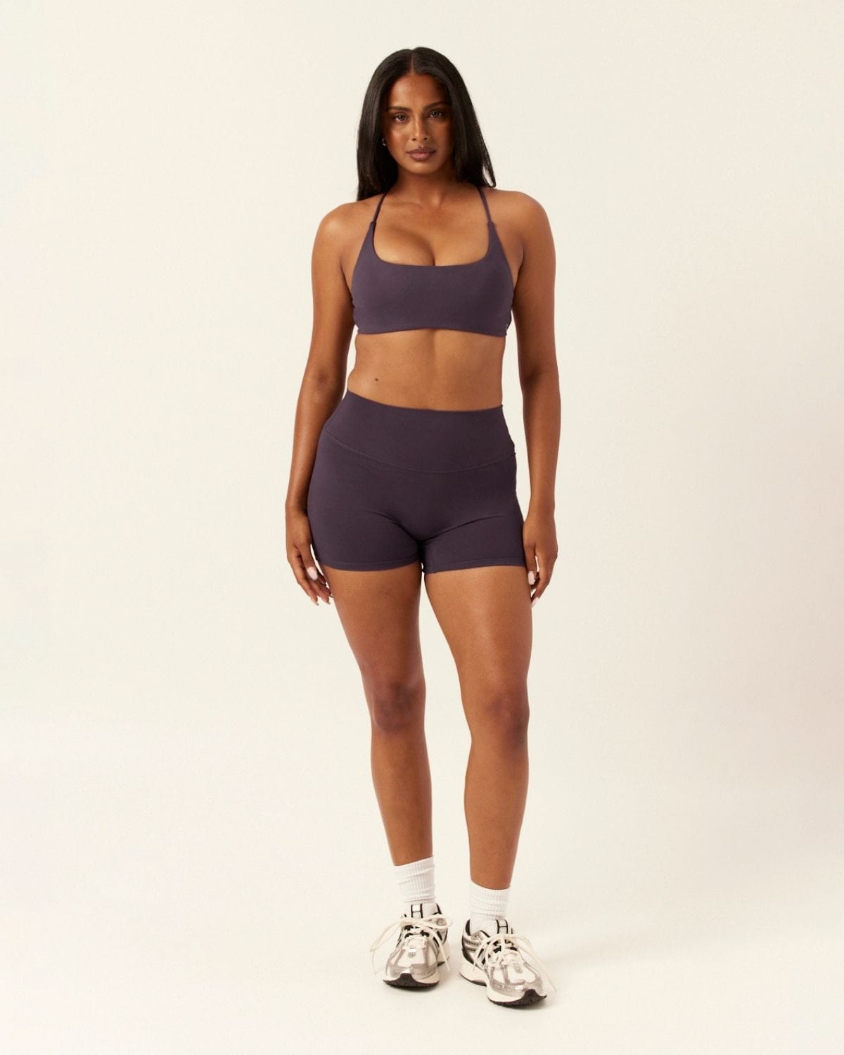 Serenity Invisible Scrunch Shorts 4" | Plum
