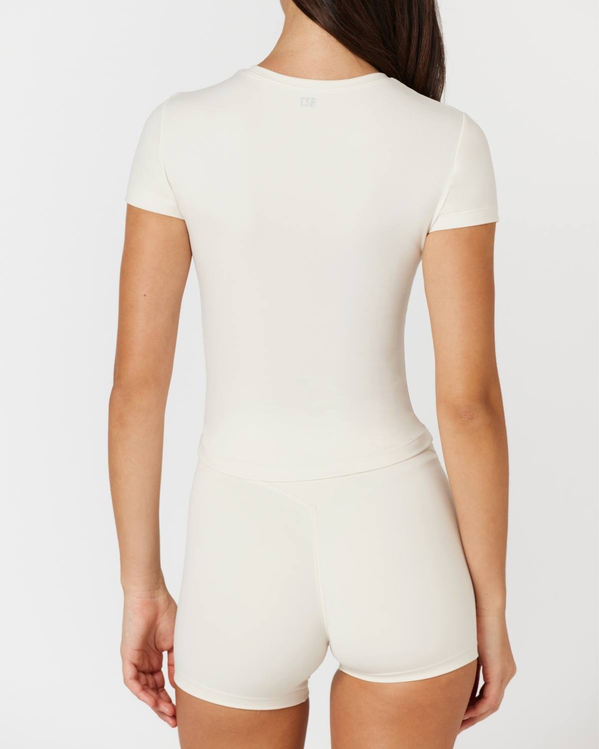 Form Invisible Scrunch Shorts 4" | Vanilla