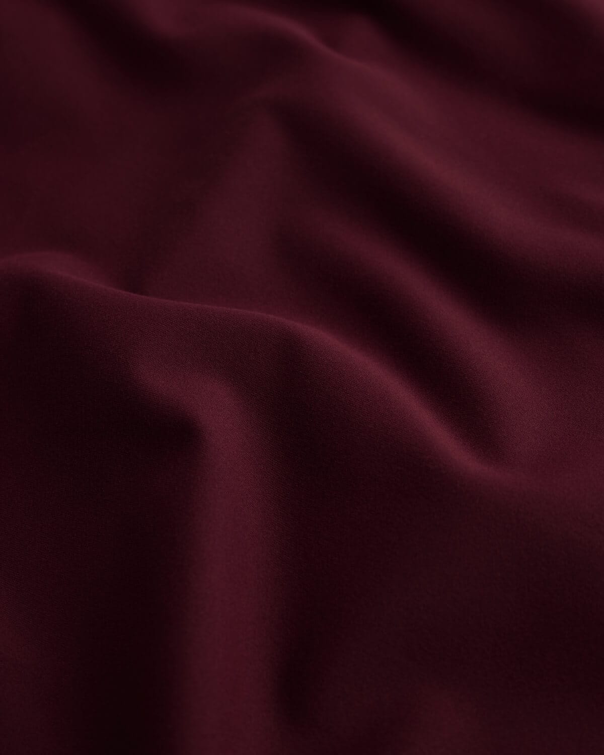 Serenity Soft Halter Contour Crop | Wine