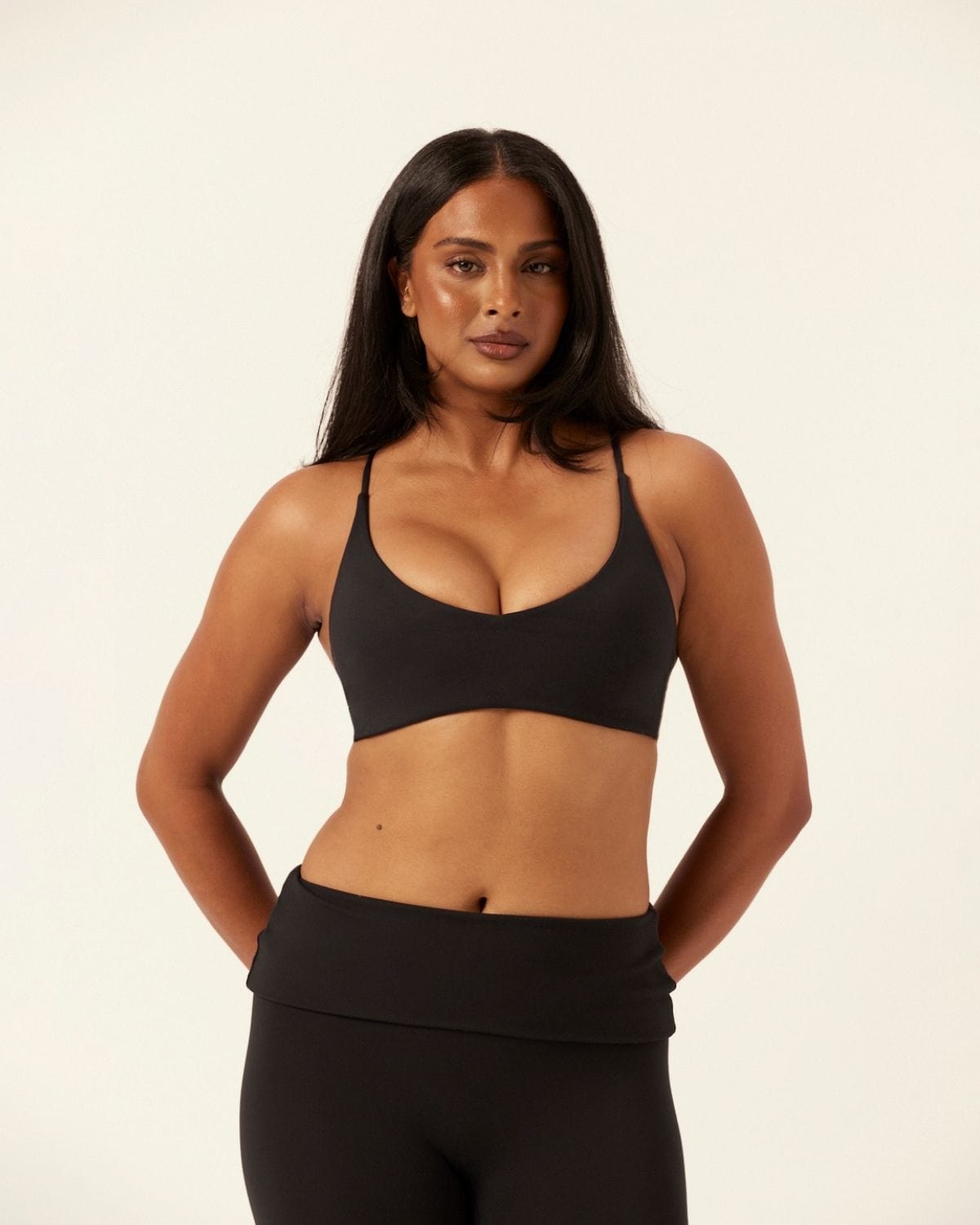 Form Hailey Crop | Black