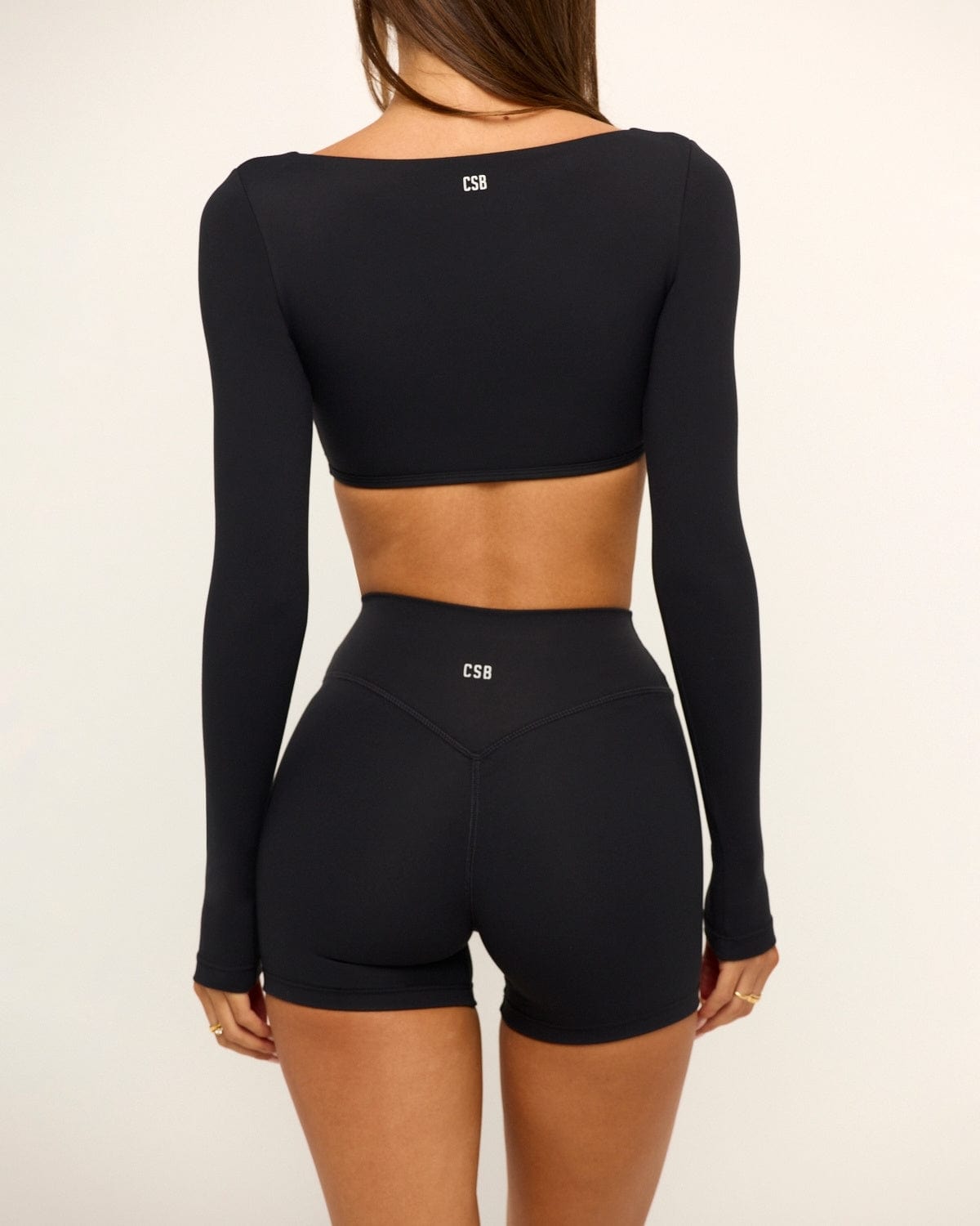 Form Invisible Scrunch Shorts 4" | Black