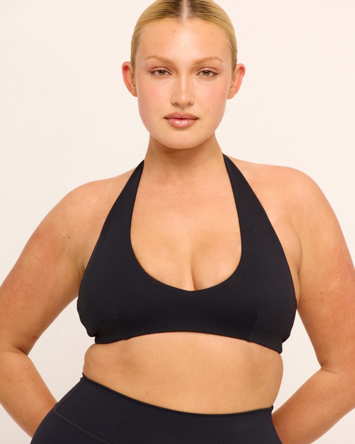 Form Halter Crop | Black