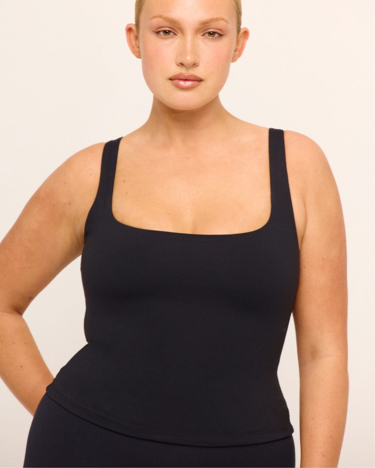 Form Scoop Tank | Black