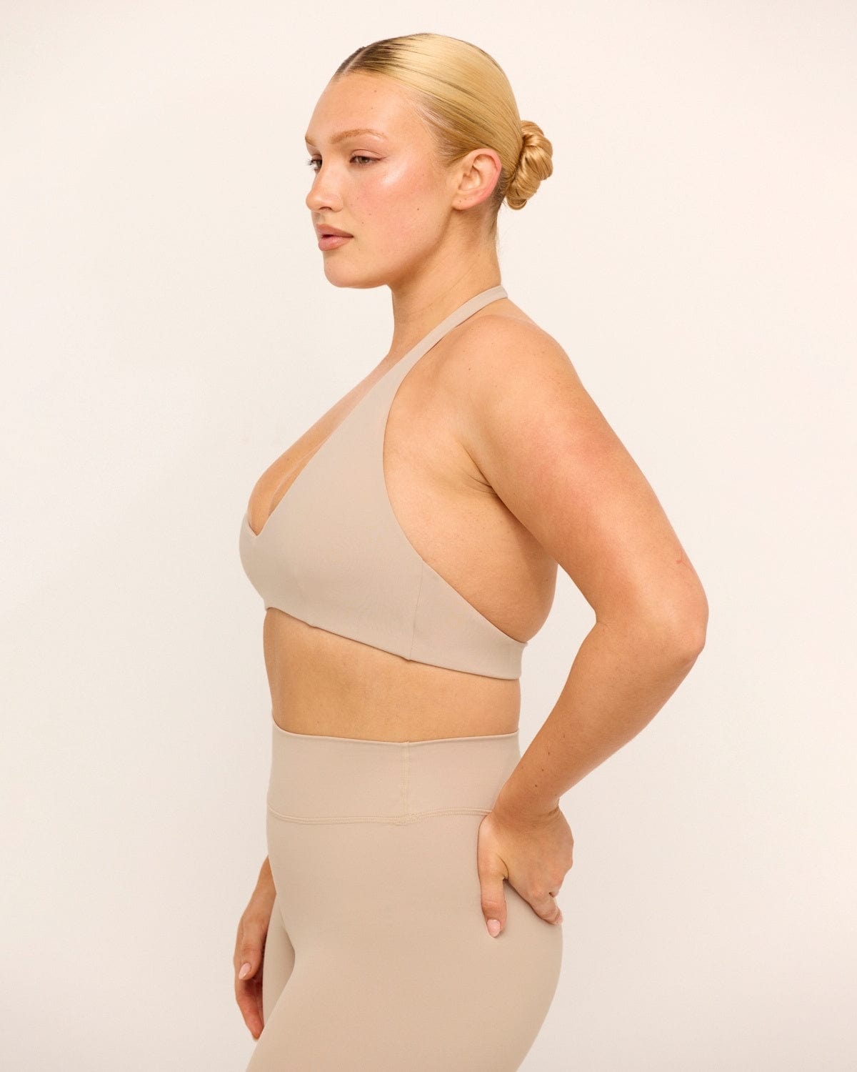 Form Halter Crop | Fawn