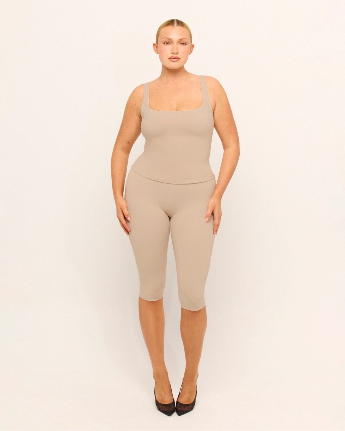 Form Invisible Scrunch Capri Leggings | Fawn