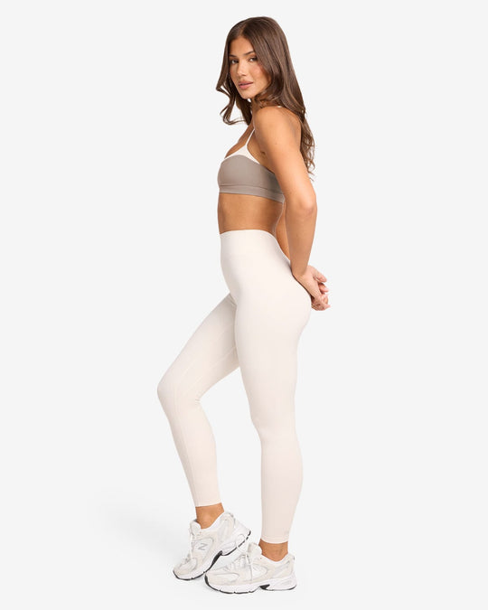 Form V Waist Leggings | Vanilla