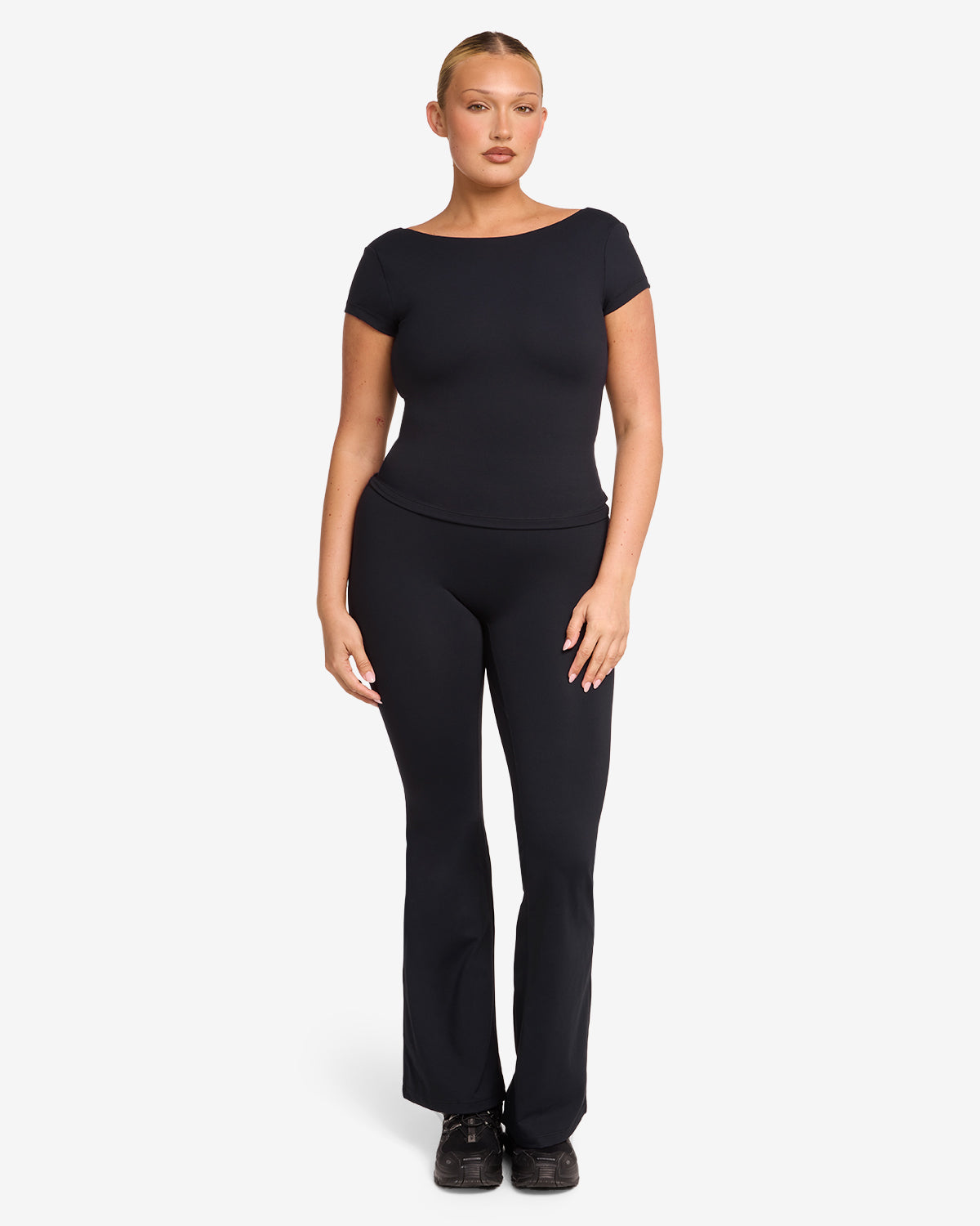 Form Invisible Scrunch Flare Leggings | Black