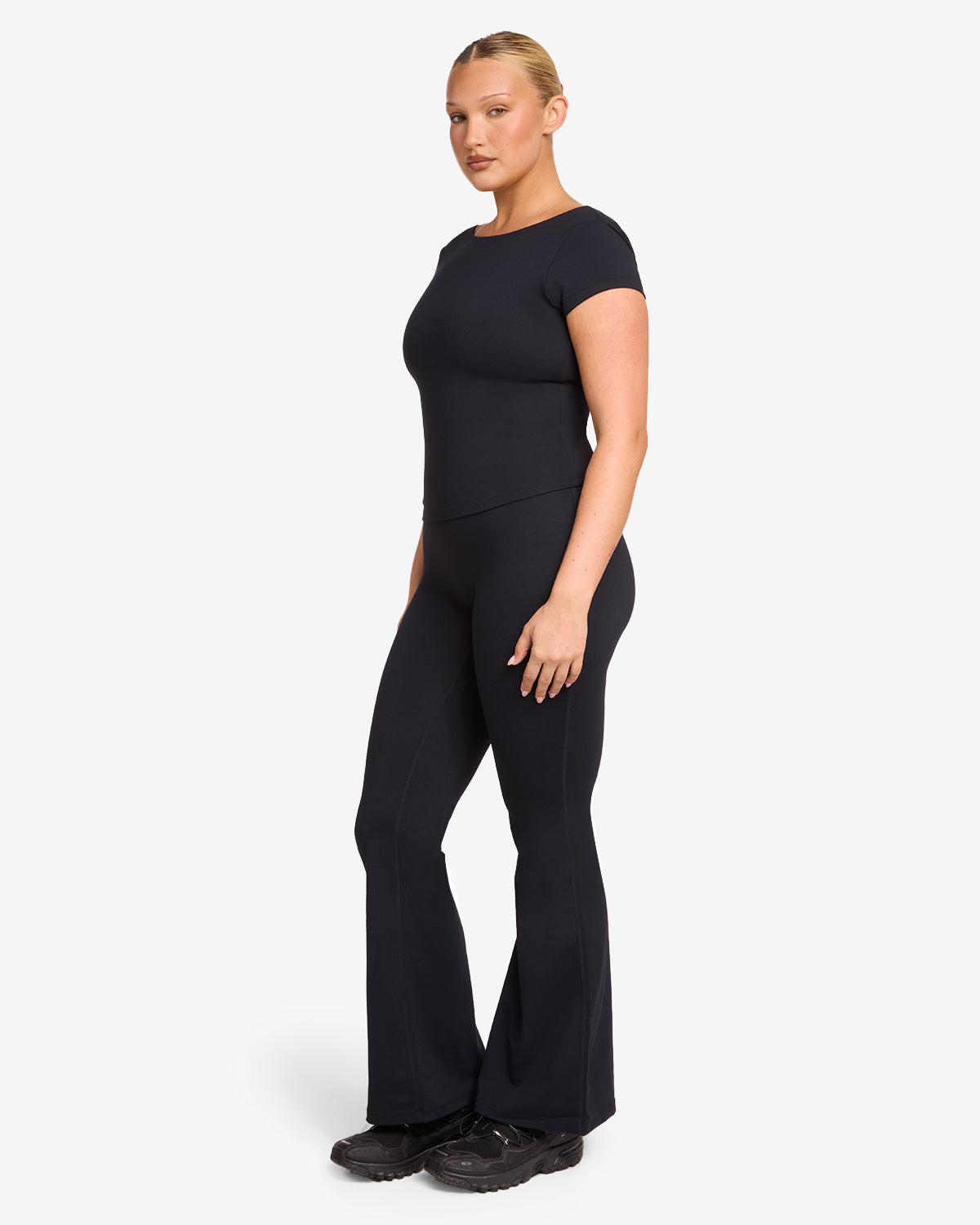 Form Invisible Scrunch Flare Leggings | Black