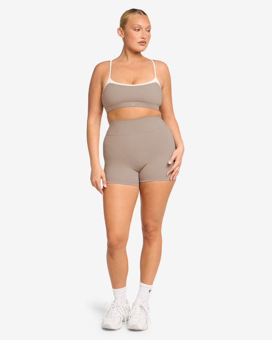 Form V Waist Shorts 5" | Latte