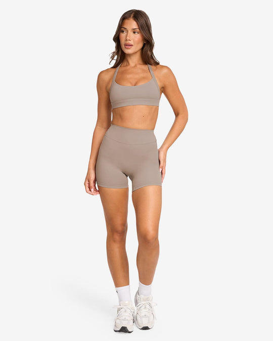 Form V Waist Shorts 5" | Latte