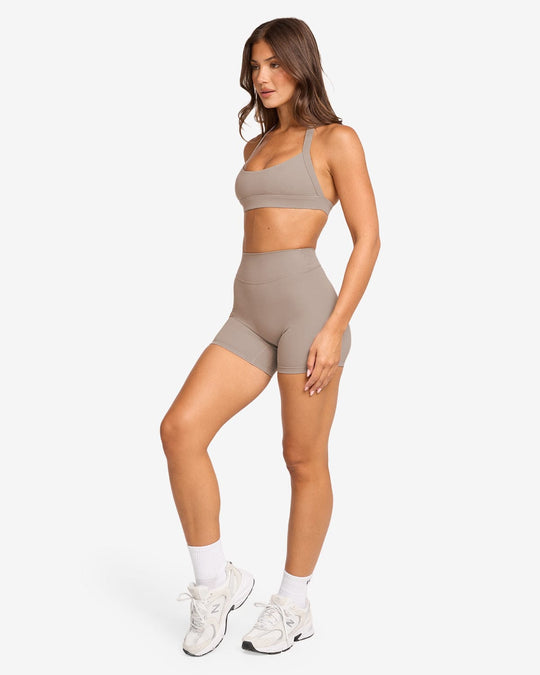 Form V Waist Shorts 5" | Latte