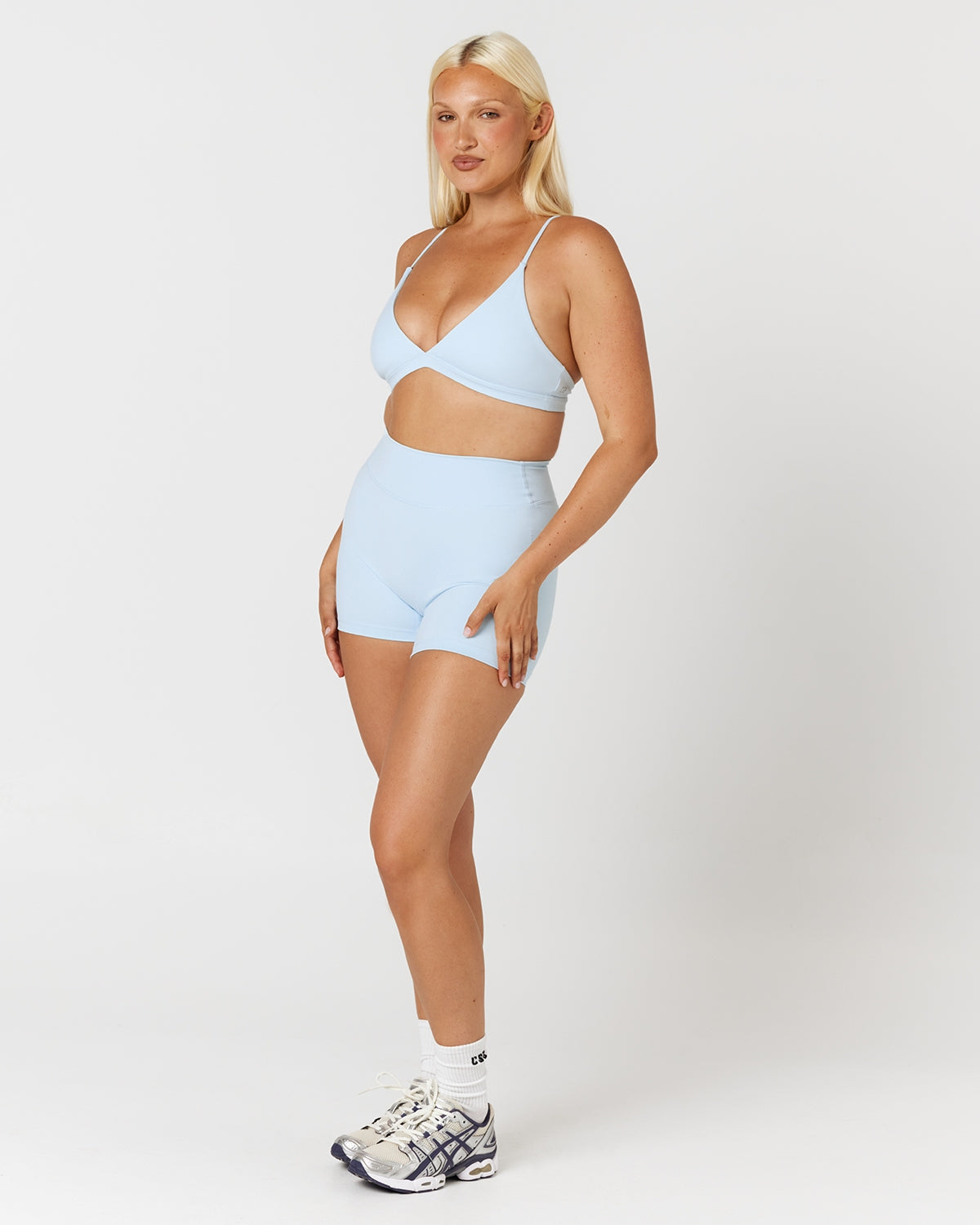 Form Invisible Scrunch Shorts 4" | Powder Blue