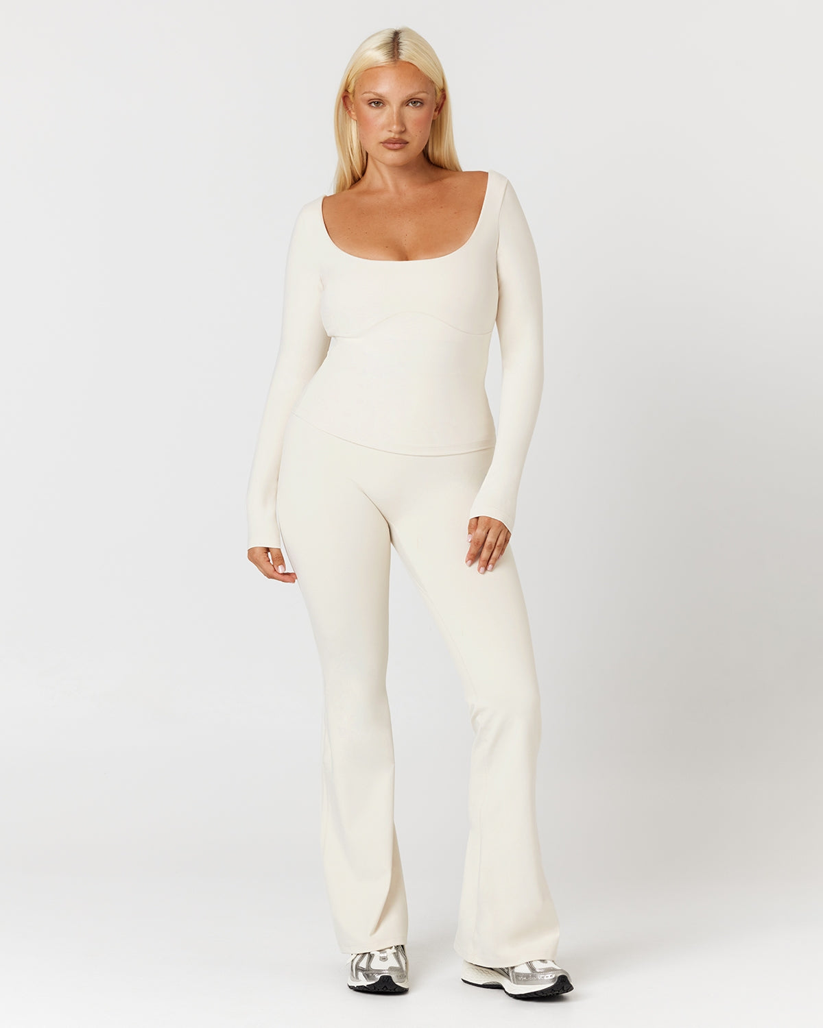 Form Invisible Scrunch Flare Leggings | Vanilla