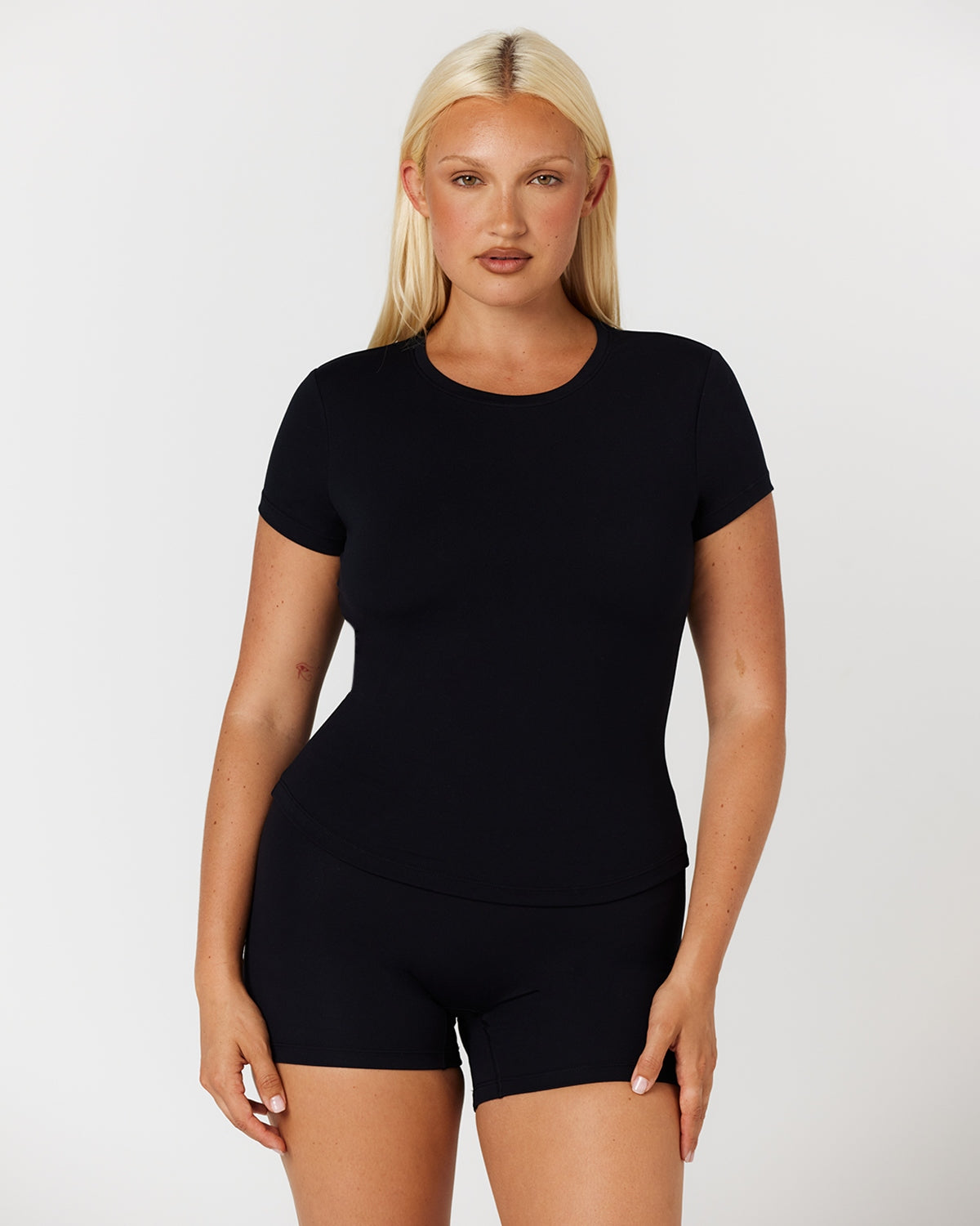 Form Lite Tee | Black