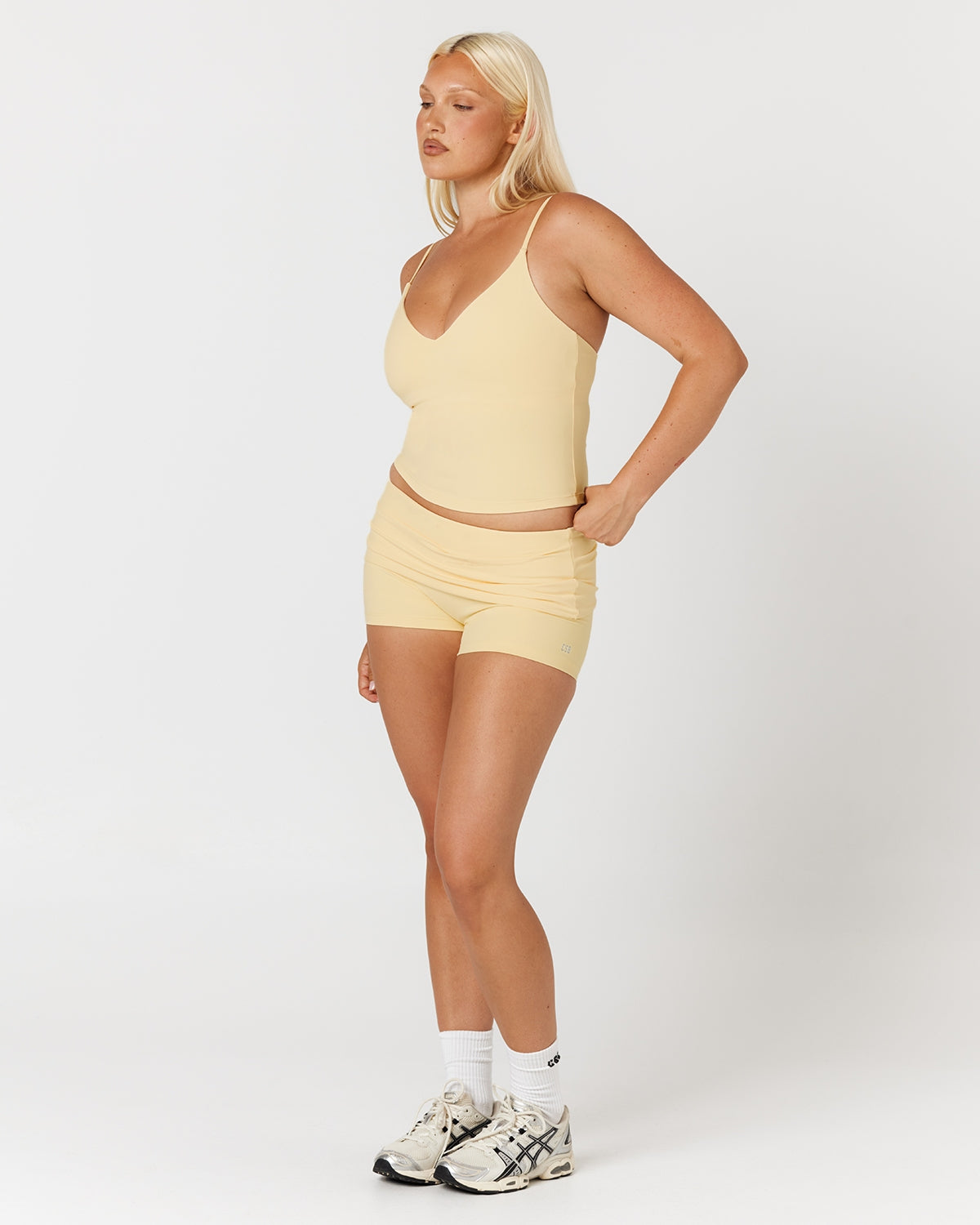 Form Invisible Scrunch Fold Over Shorts 3" | Butter