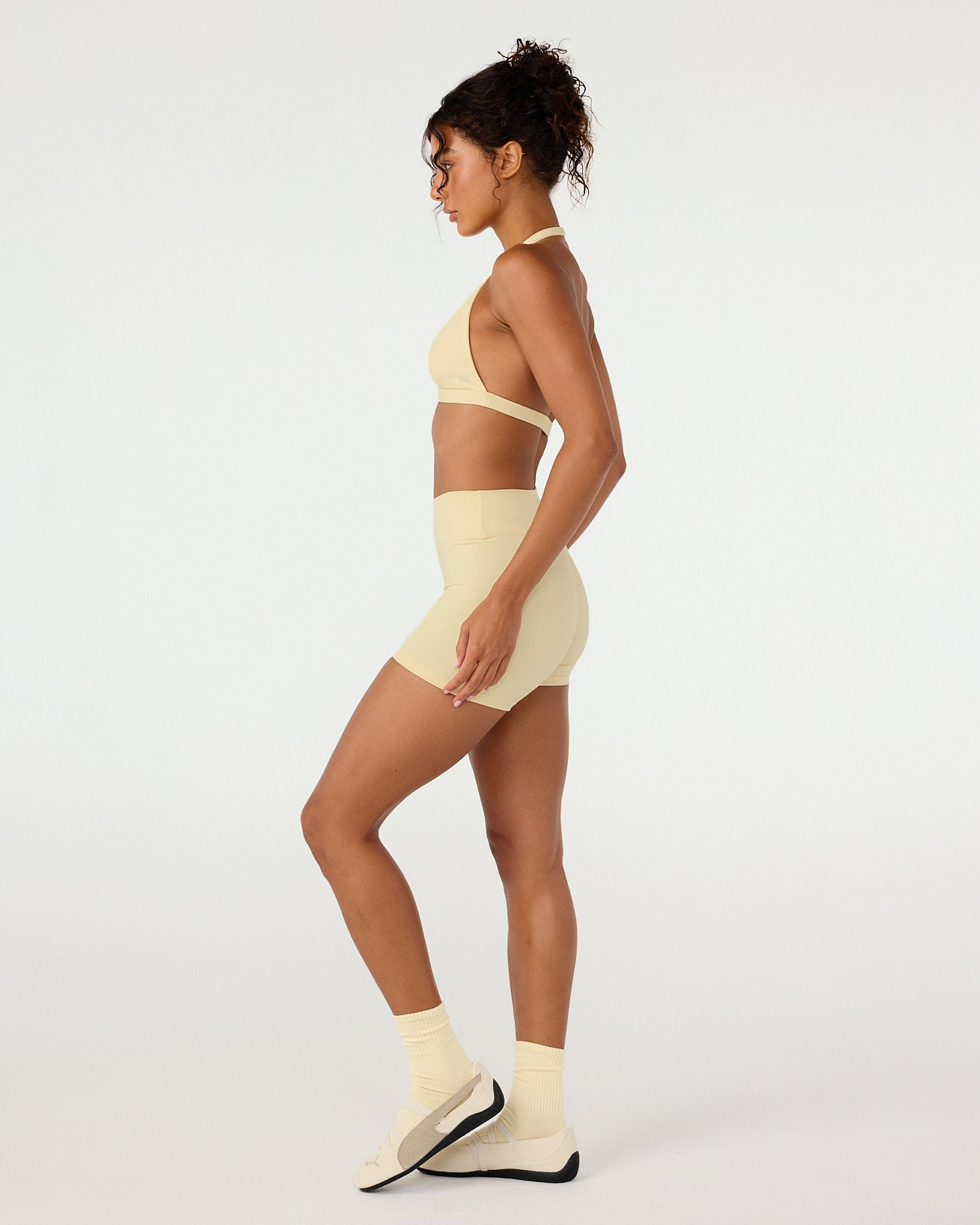 Form Invisible Scrunch Shorts 4" | Butter