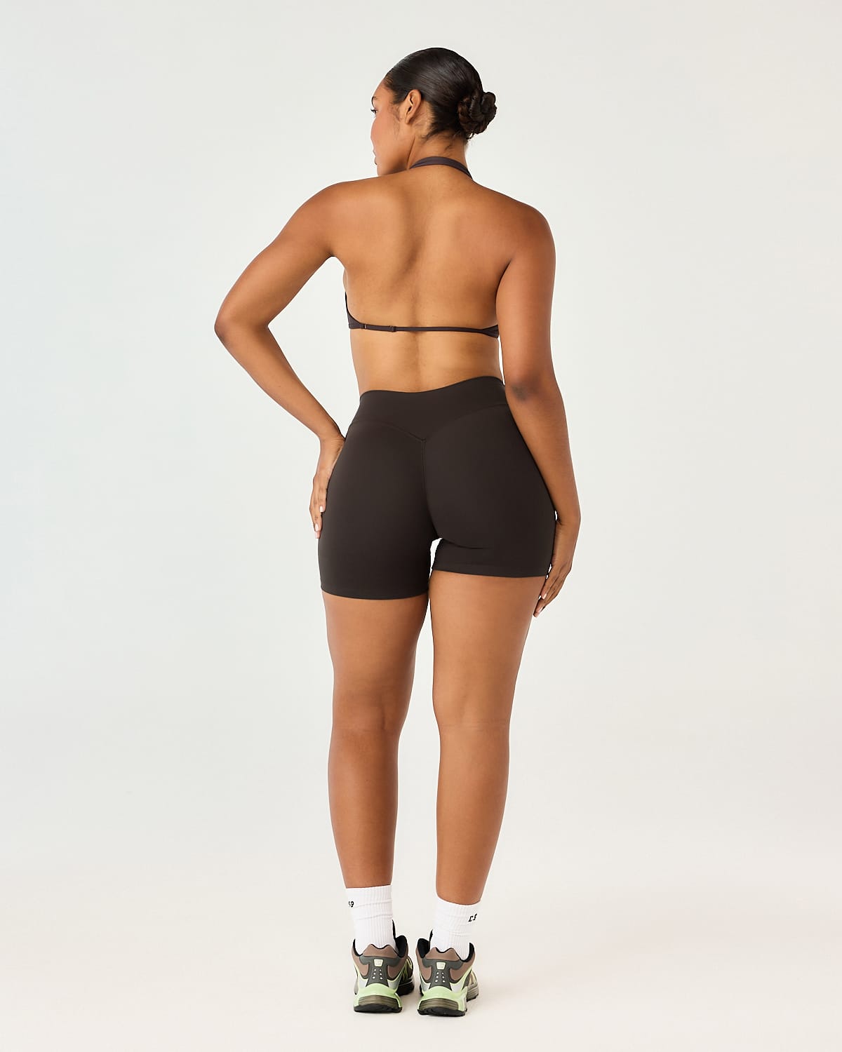 Form Invisible Scrunch Shorts 5" | Grounded Brown