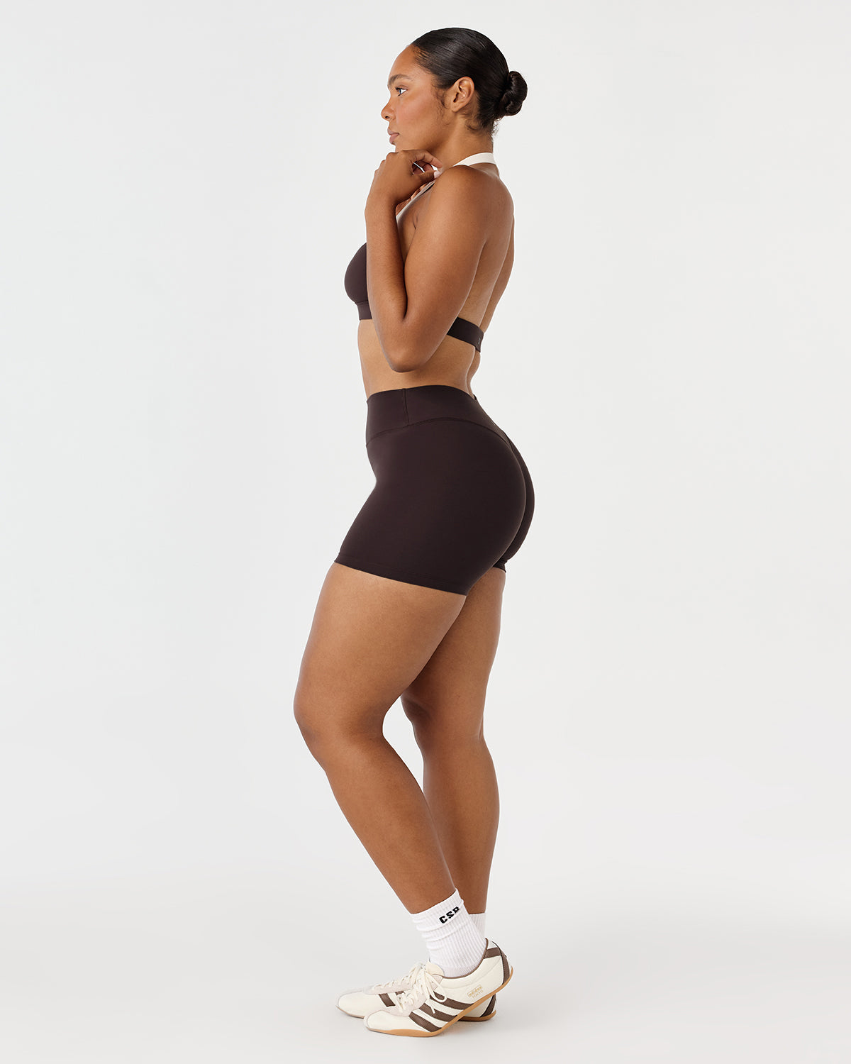 Form Invisible Scrunch Shorts 4" | Espresso