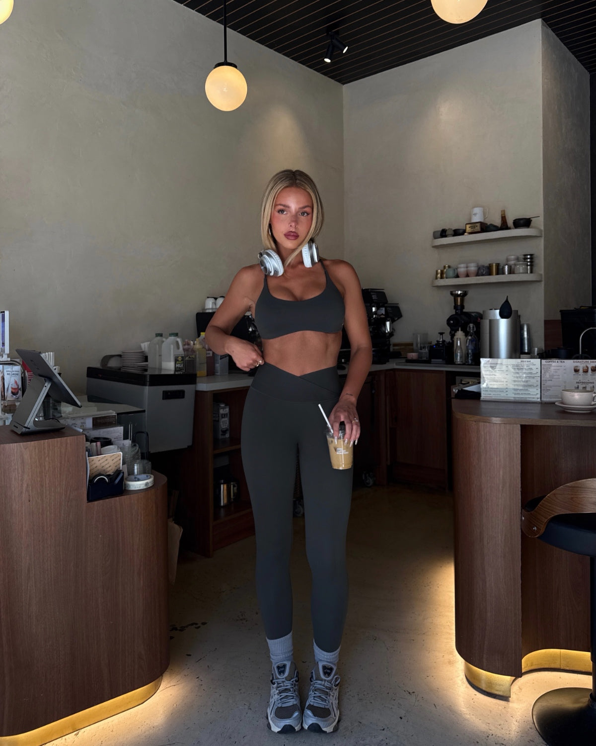 Fade Crossover Leggings | Deep Olive