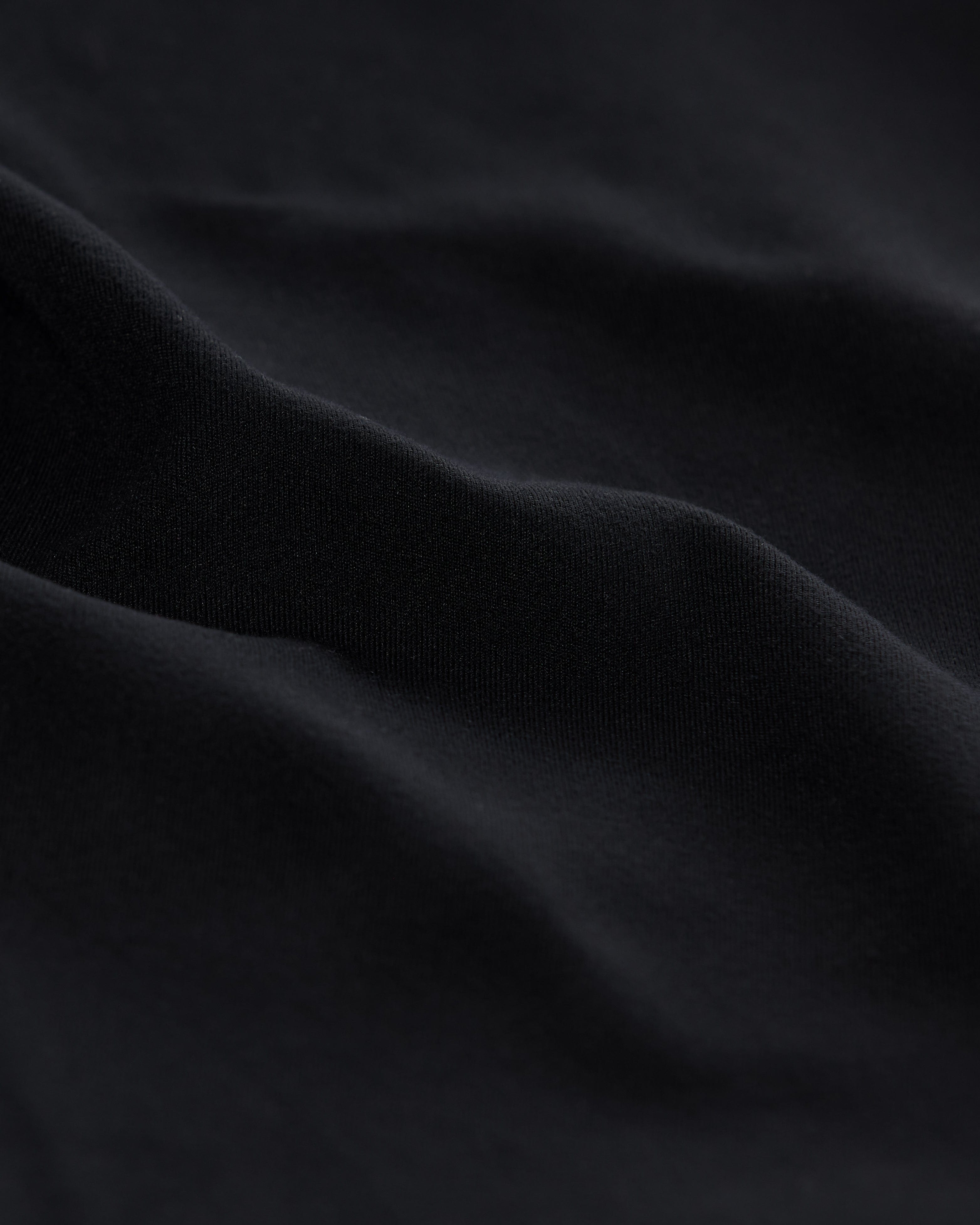 Serenity Soft Halter Crop | Black Two Tone