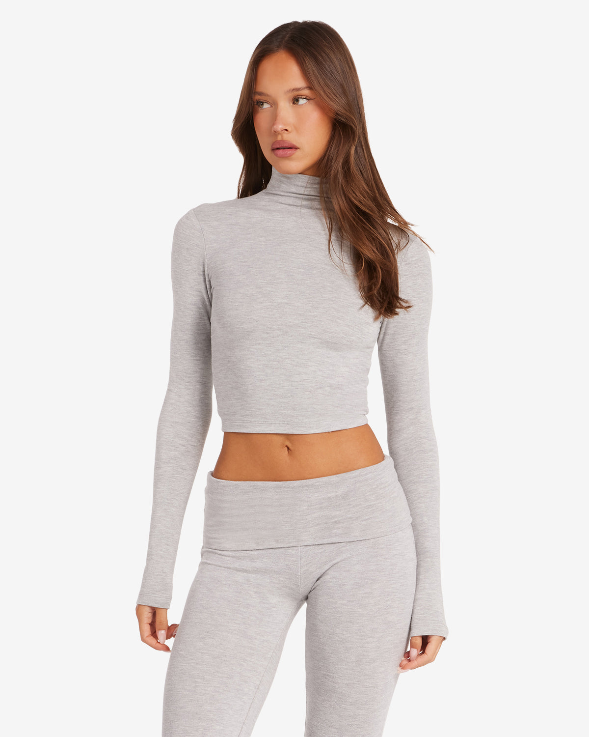 SUVIN PLATINUM LONG SLEEVE TURTLENECK CUTSEW |