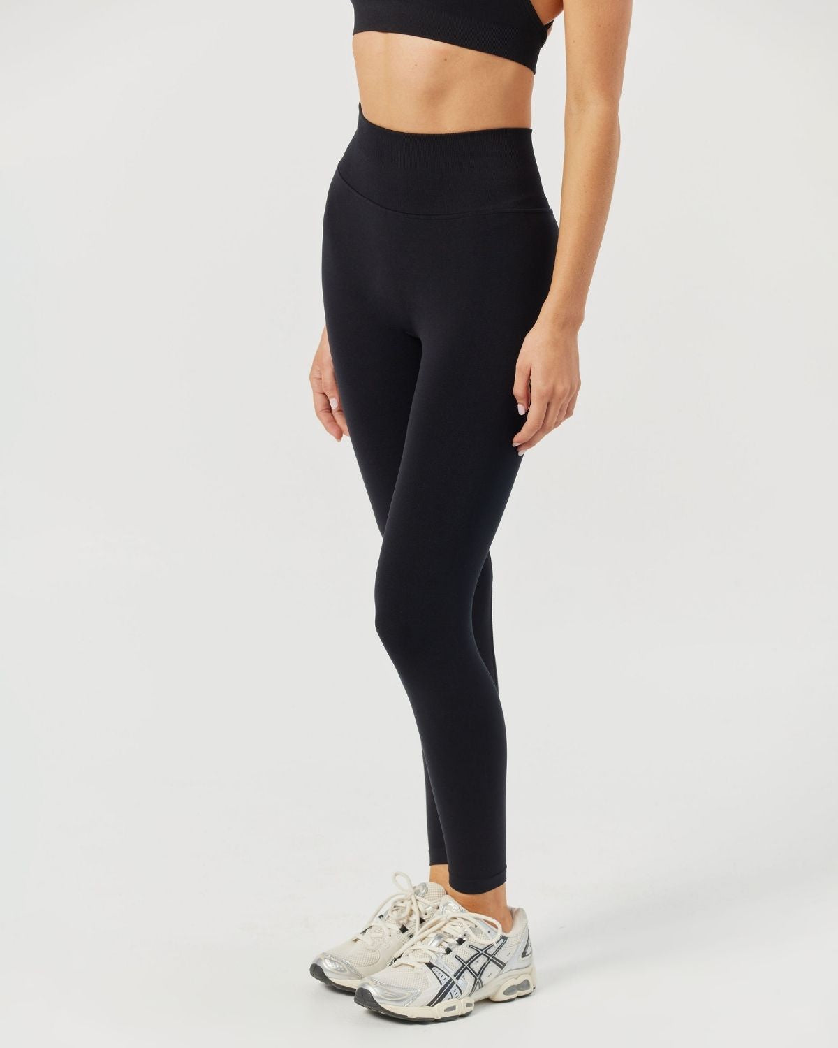 Seamless Invisible Scrunch Leggings | Black