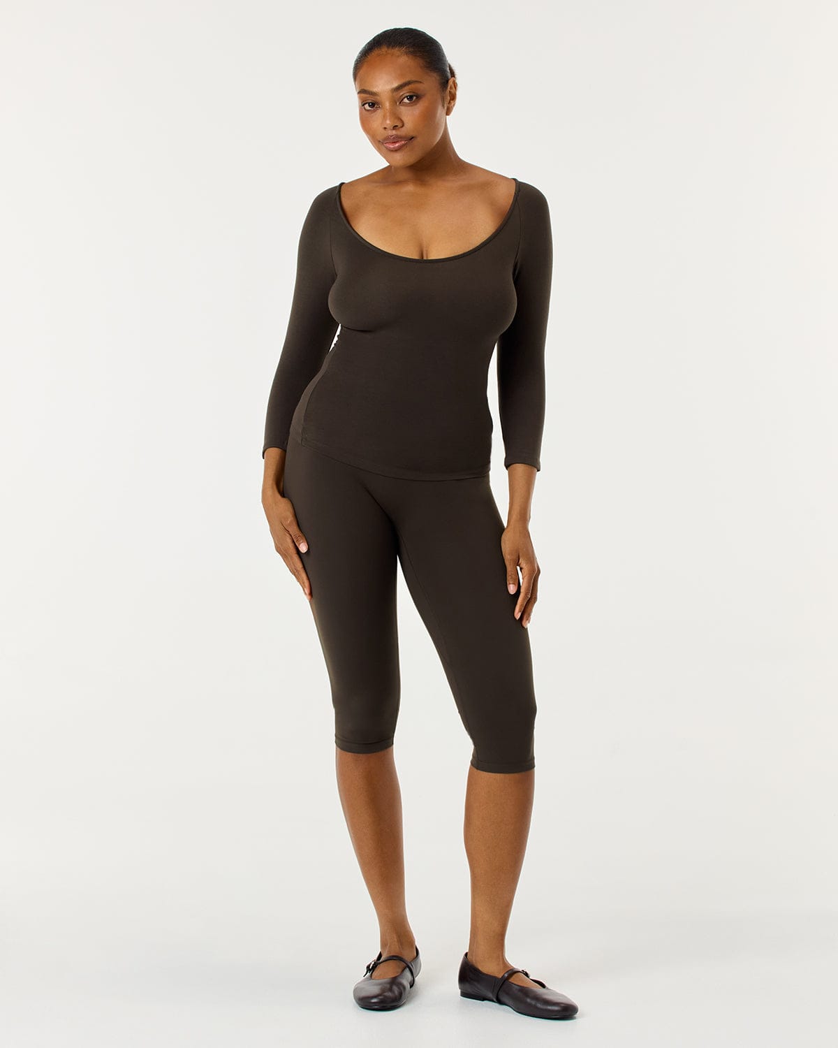 Form Invisible Scrunch Capri Leggings | Dark Chocolate