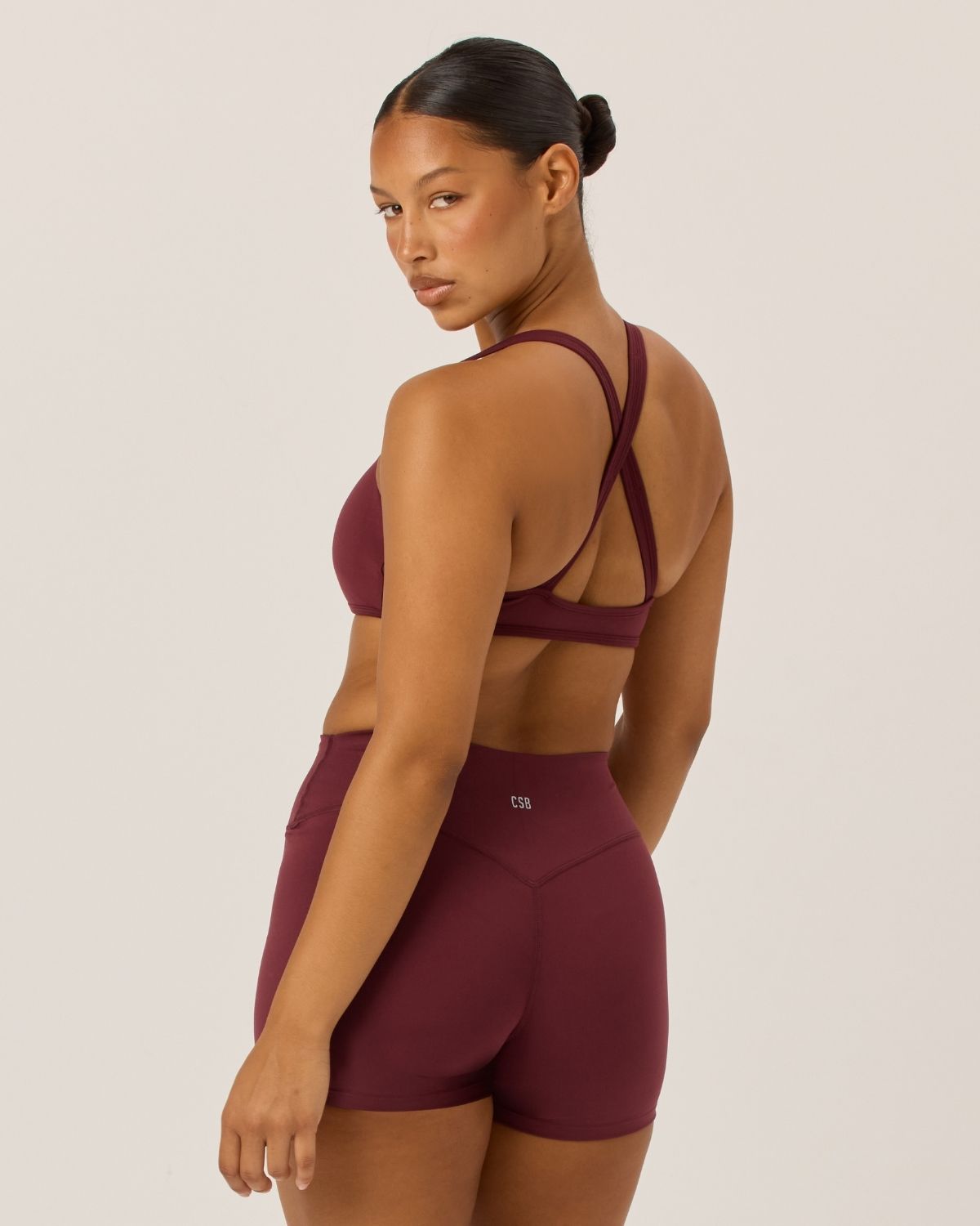 Serenity Invisible Scrunch Shorts 4" | Burgundy