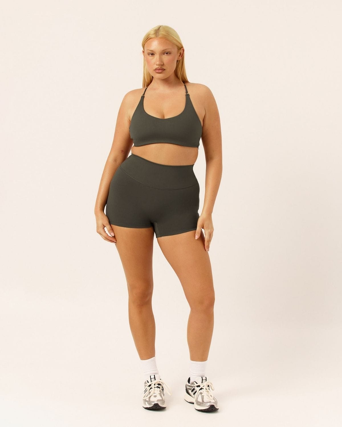 Serenity Invisible Scrunch Shorts 4" | Deep Olive