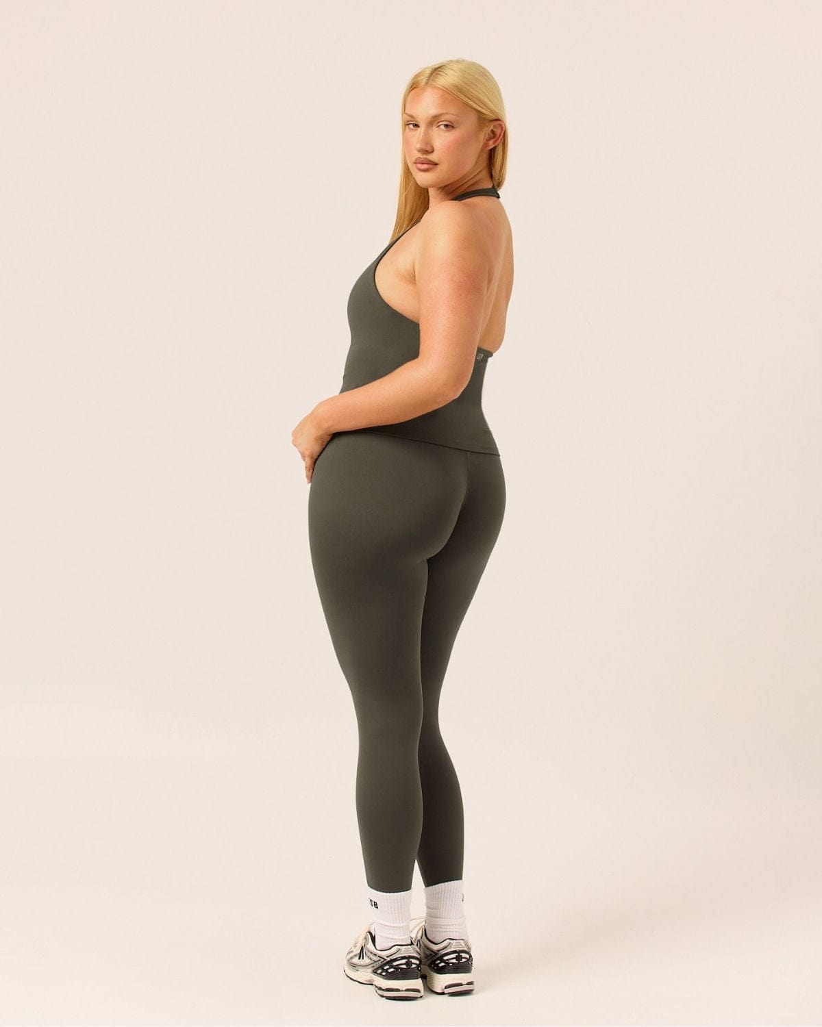Serenity Invisible Scrunch Leggings | Deep Olive