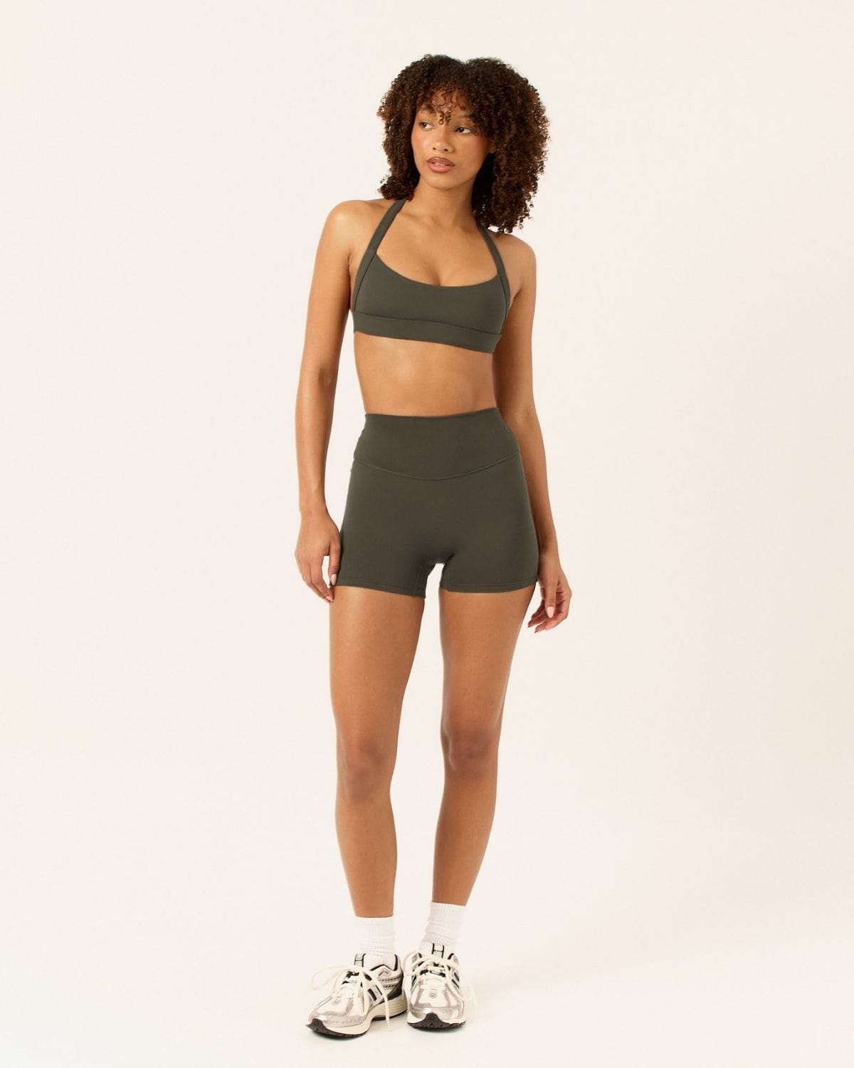 Serenity Invisible Scrunch Shorts 4" | Deep Olive