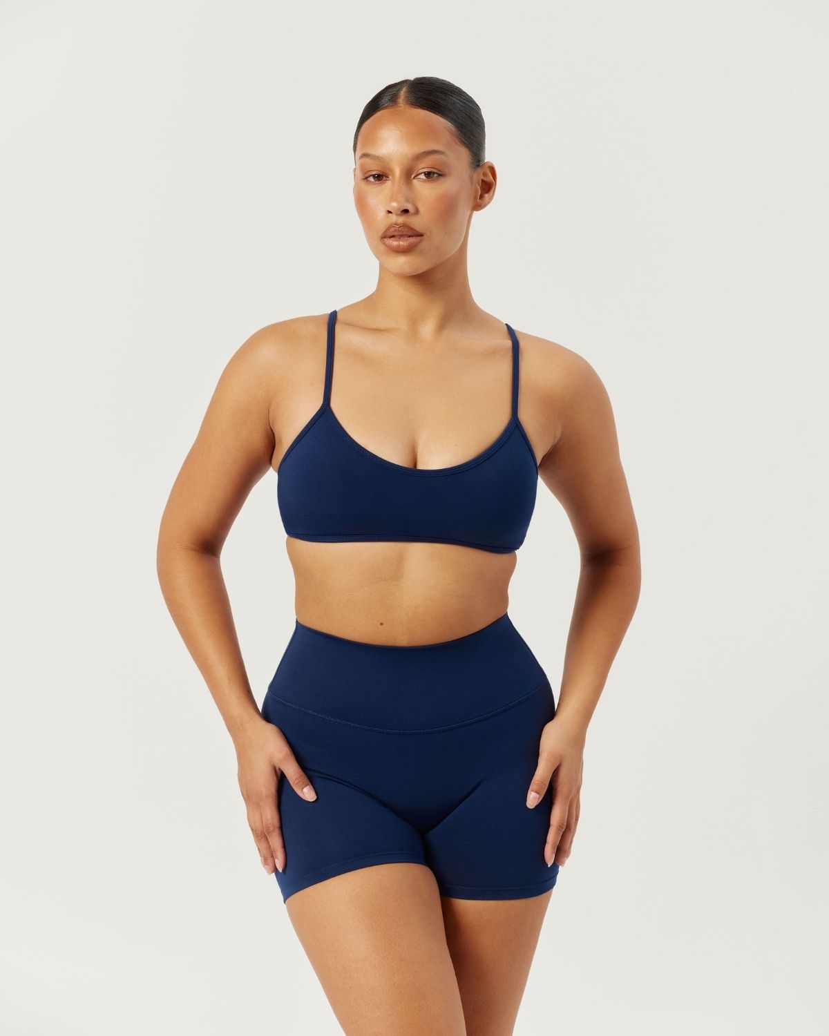 Serenity Scrunch Shorts 4" | Navy