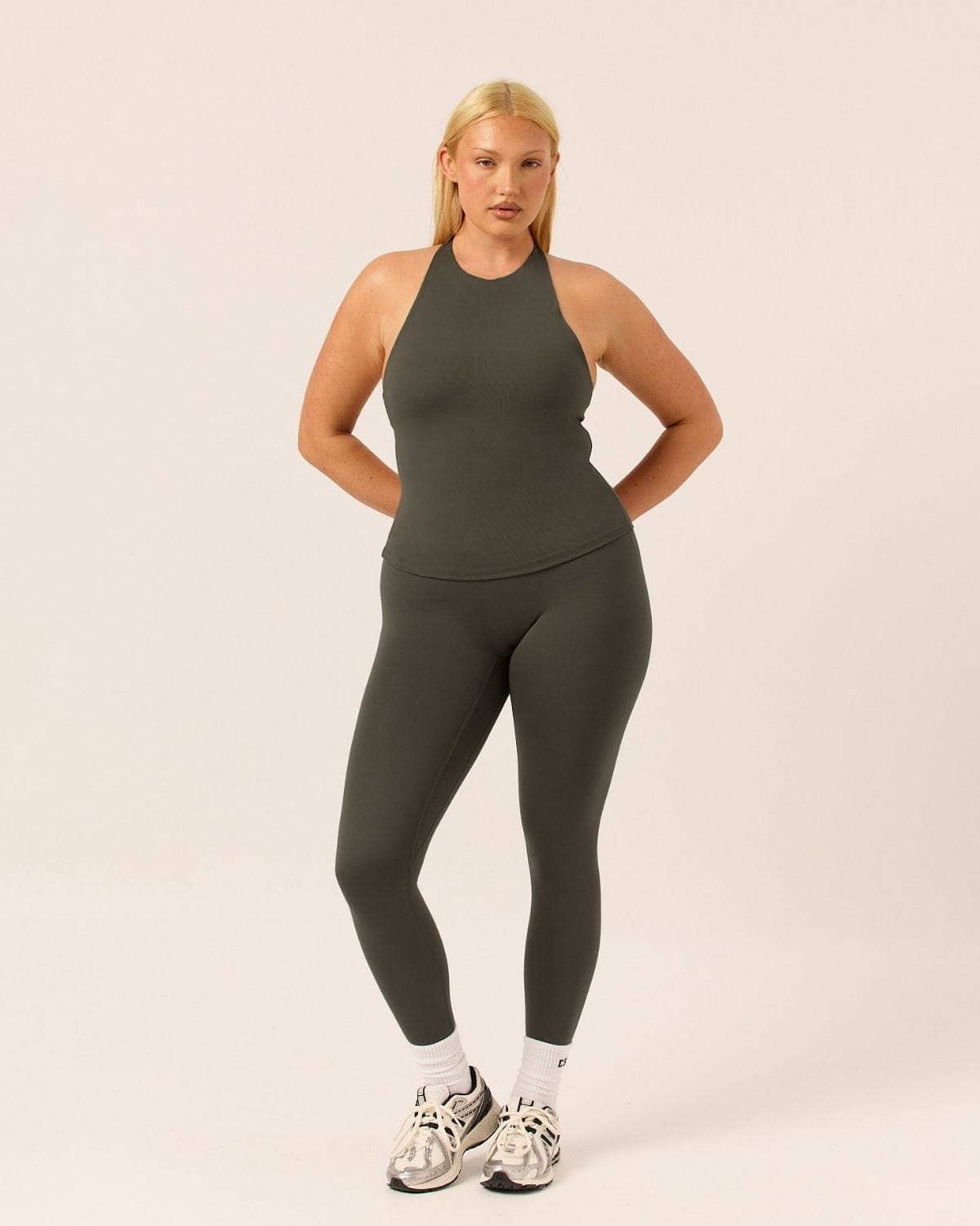Serenity Invisible Scrunch Leggings | Deep Olive