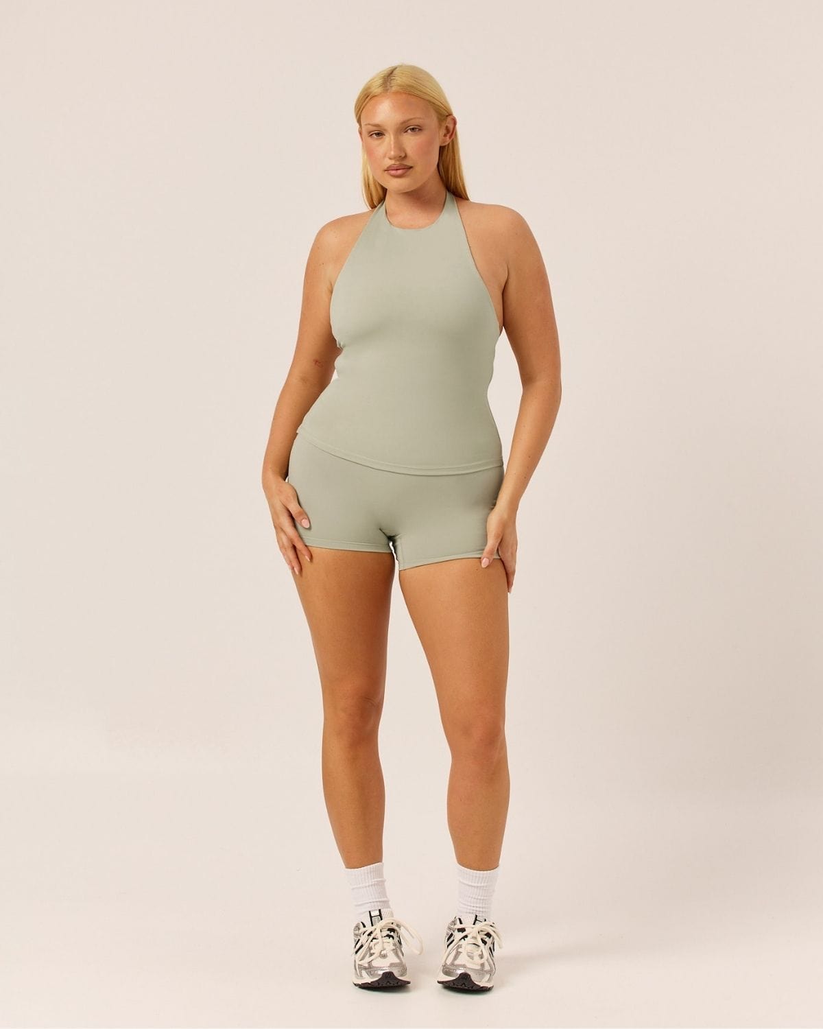 Serenity Invisible Scrunch Shorts 4" | Sage
