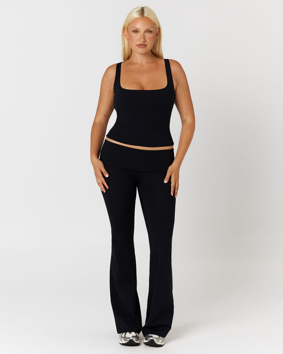 Form Invisible Scrunch Flare Fold Over Leggings
