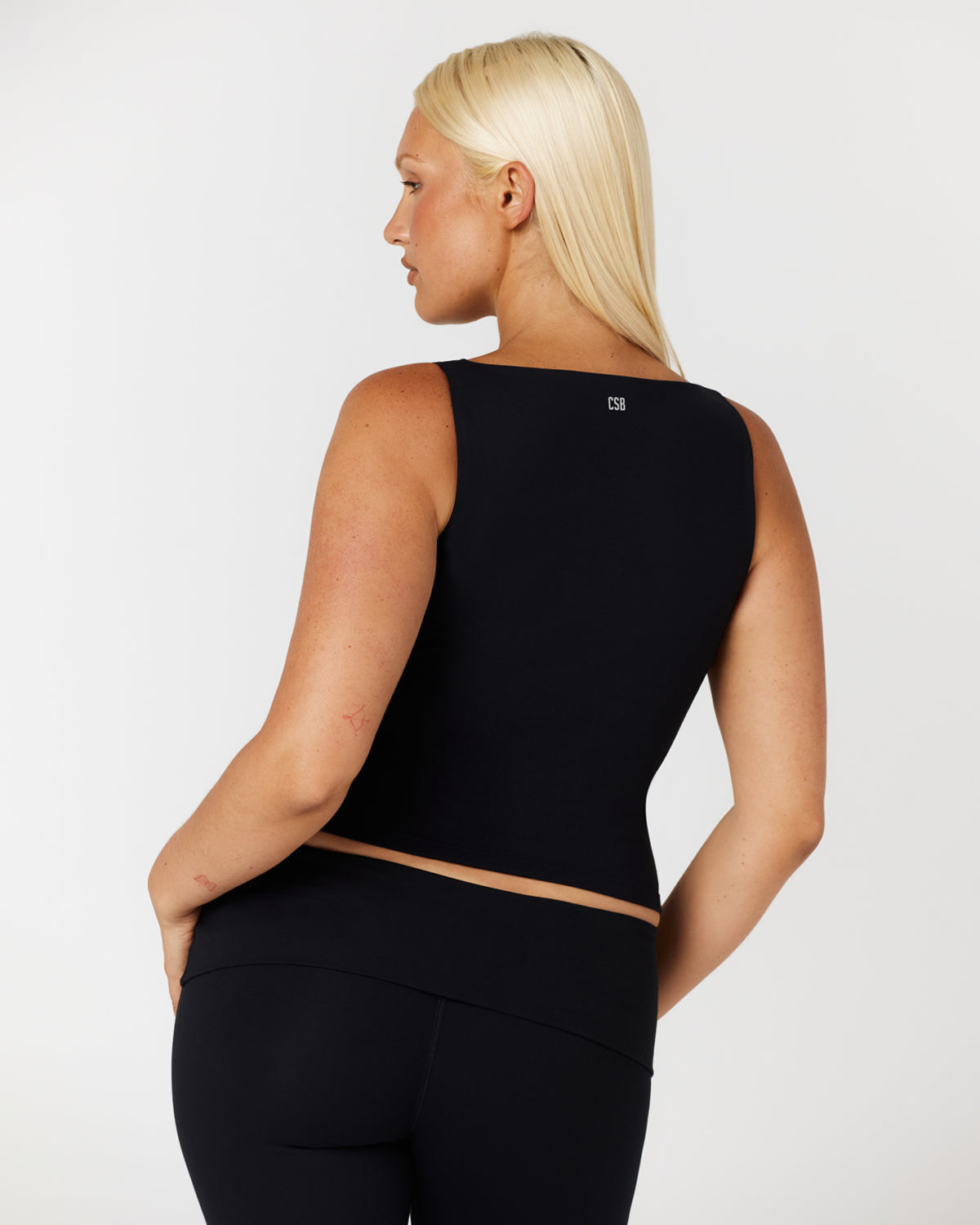 【CSB】FORM SCOOP TANK Mサイズ、 Form Scoop Tank | Black