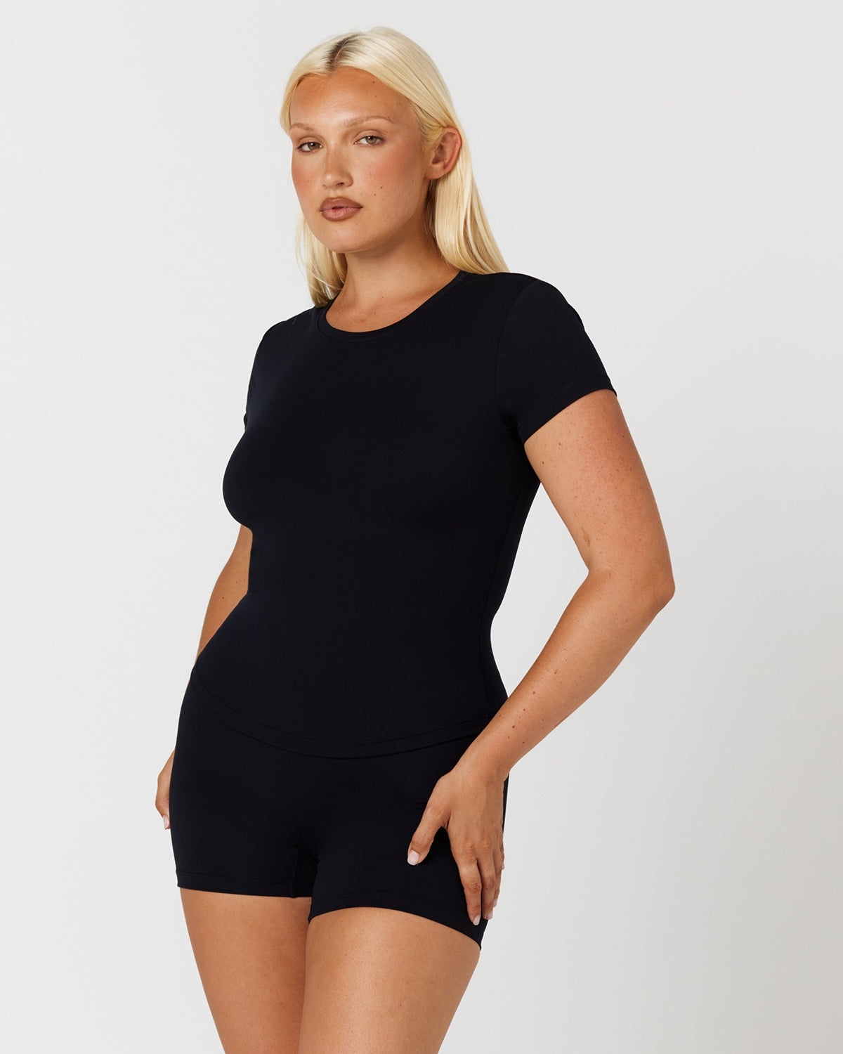 Form Lite Tee | Black